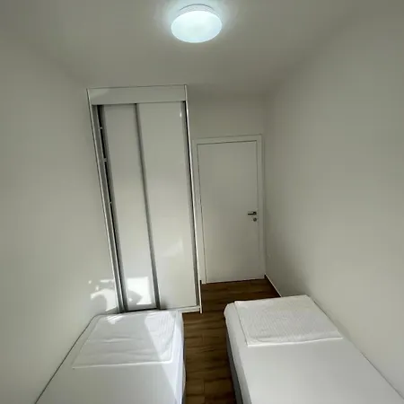 Aquavista Apartment *